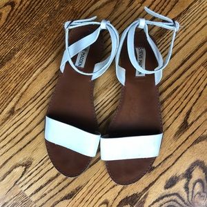 Steve Madden white sandals
